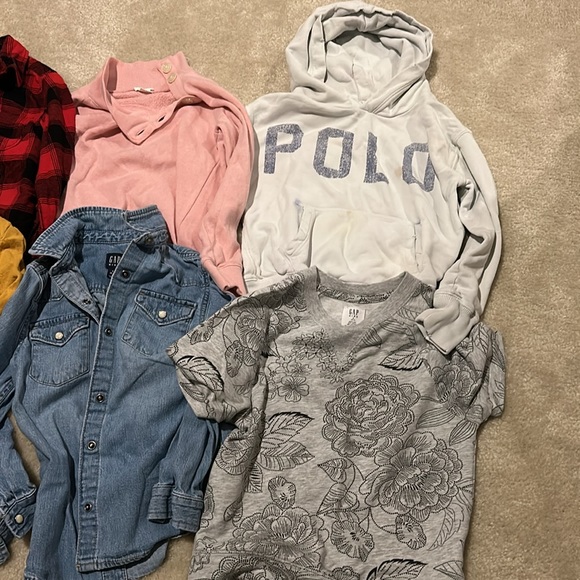 Sweater/Shirt Bundle Small(6/7) - Picture 2 of 3